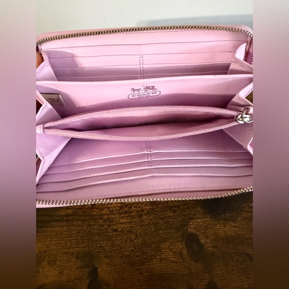 Coach Lavender Patterned Wallet-Y2K - Picture 7 of 9